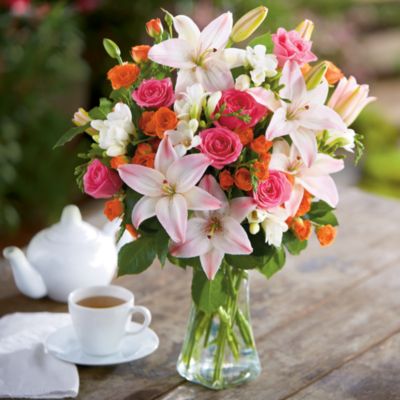 <span style=color:#bb0011>NEW</span> Rose and Lily Bouquet