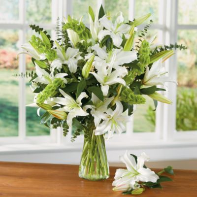 <span style=color:#bb0011>NEW</span> White Lily Bouquet