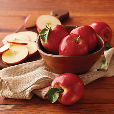 Sourced from small, quality-oriented orchards, these heirloom apples come from farmers who are dedicated to the preservation of native apple varieties. Each of these crisp, juicy apples is a celebrati