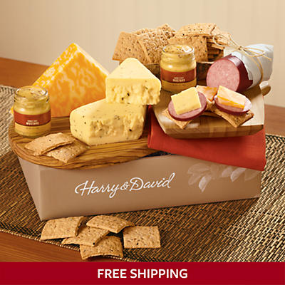 Sausage, Cheese and Crackers Gift Box Delight Sausage, Cheese and Crackers Gift Box Delight